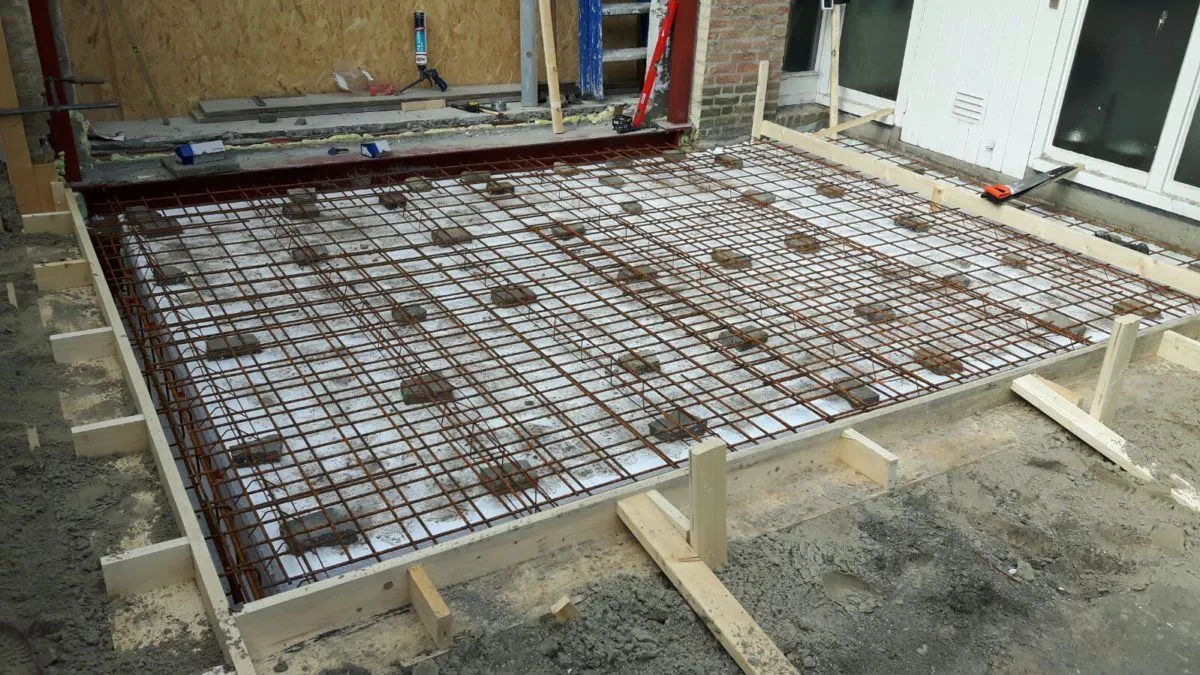 Fundering voor aanbouw in Zeeland